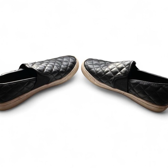Steve Madden Black Quilted Womens Slip On Shoes size 8 - Picture 4 of 6